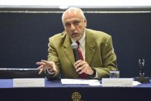 Dr. Enrique Cabrero Mendoza